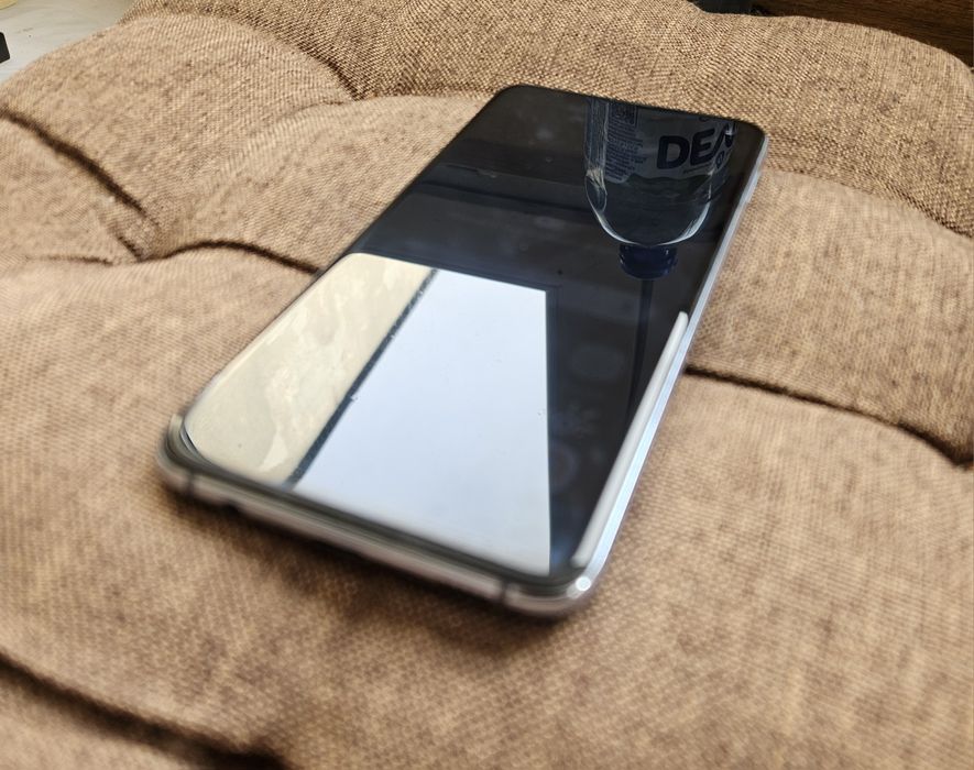 Samsung S10e-малък, компактен и удобен