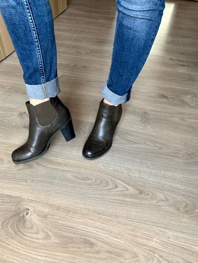 Botine Ghete dama cu toc Gri inchis Marime 37 Noi Deichmann