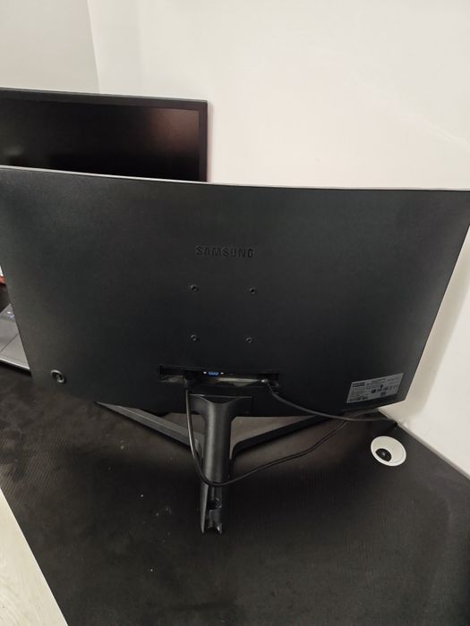 Monitor curbat Samsung 27 inch 1920x1080