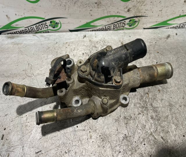 Carcasa termostat 130499F600 Nissan Almera N16