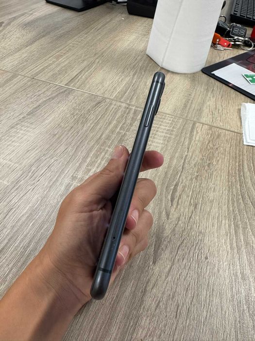 iPhone 11, 64 GB, черен