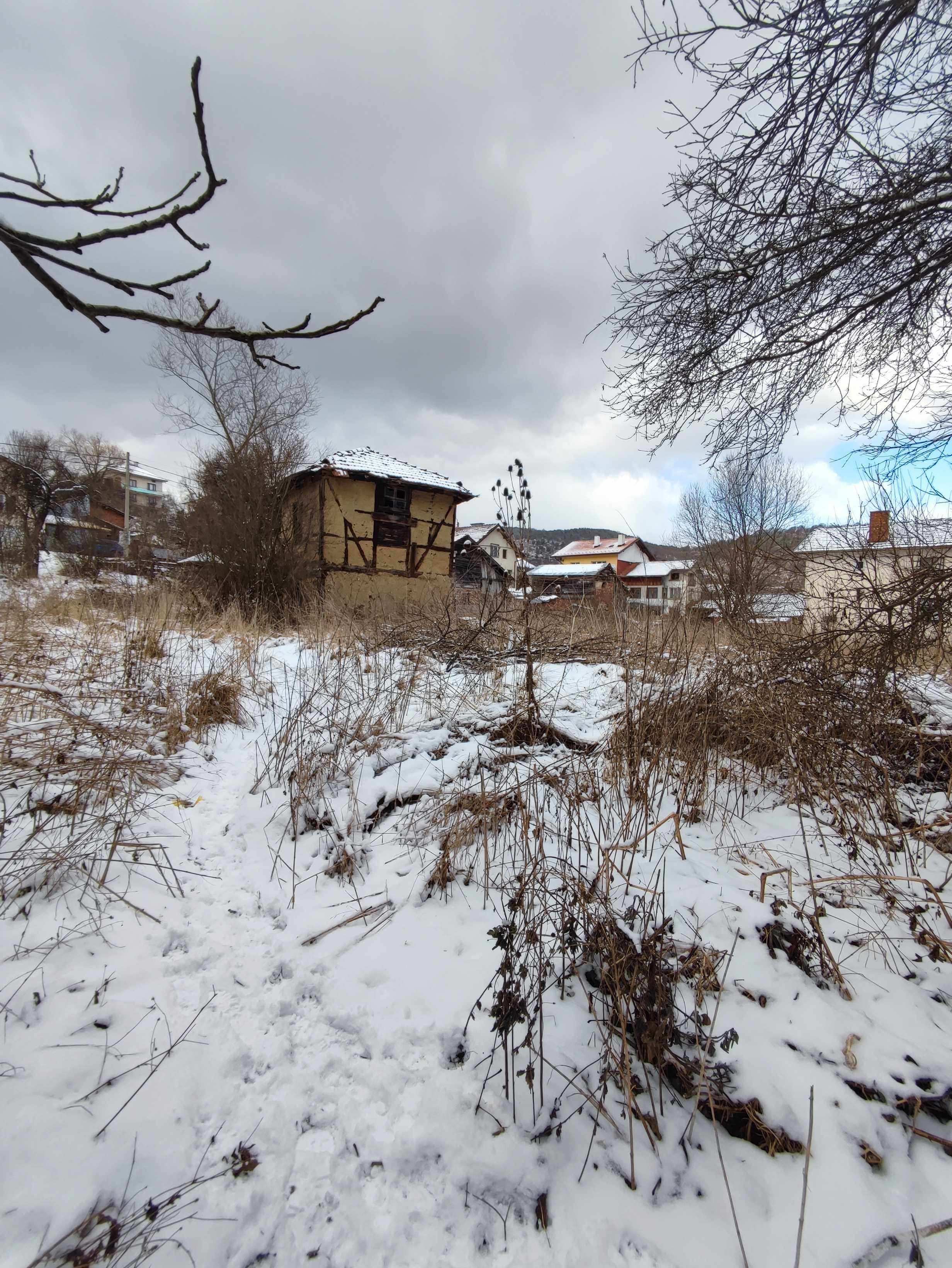 Парцел със стара къща в с.Клисура ( Самоков)