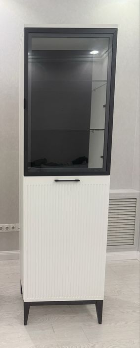 СРОЧНО! Продается шкаф-сервант