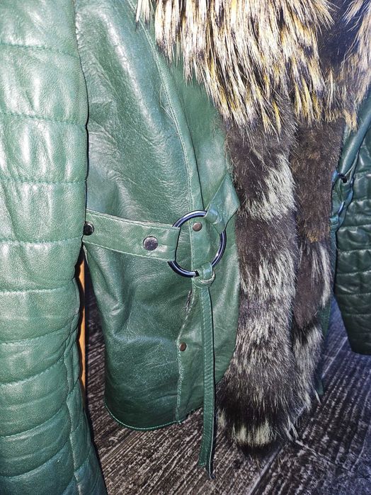 Зелено яке, естествена кожа, орнаменти от лисица