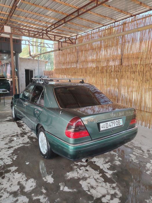Мерседес. w 202  сотилади