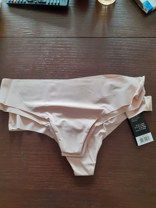 Дамски безшевни прашки