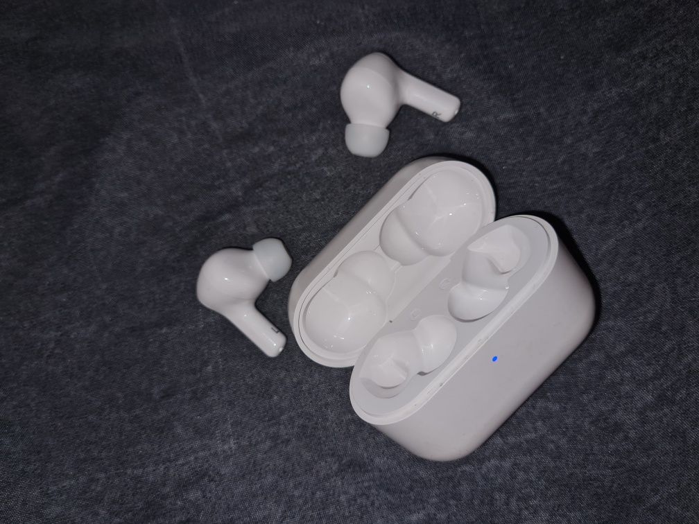 Wireless earbuds Bluetooth