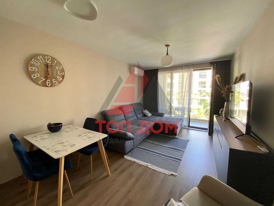 Продава се Двустаен апартамент в к.к. Св.Св. Константин и Елена - 70 кв.м за 3858 €/кв.м - Снимка #1