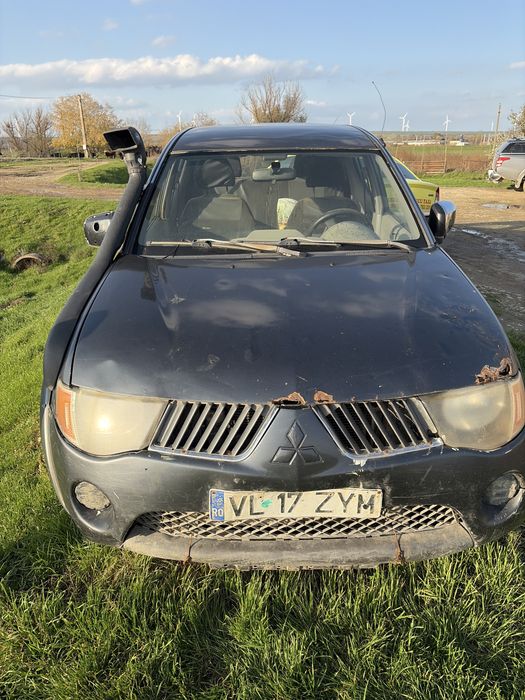 Mitsubishi L200 pentru dezmebrari