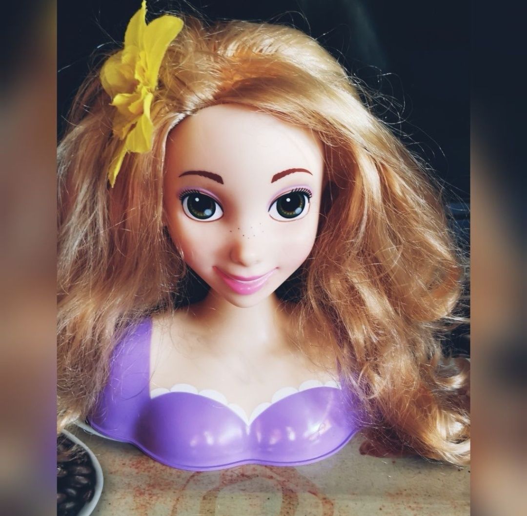 Cap coafat și machiat Disney Rapunzel!