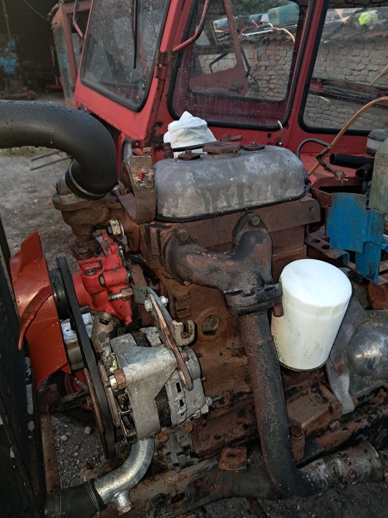 Motor ptr. tractor în 2 pistoane FIAT - 300