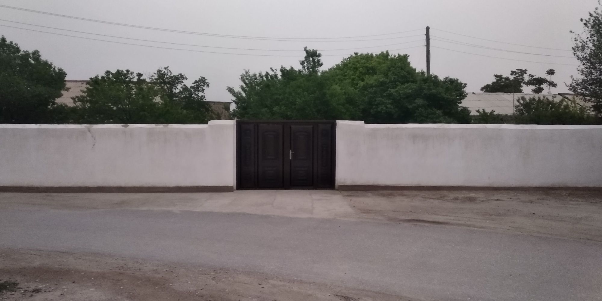 Срочна ховли сотилади