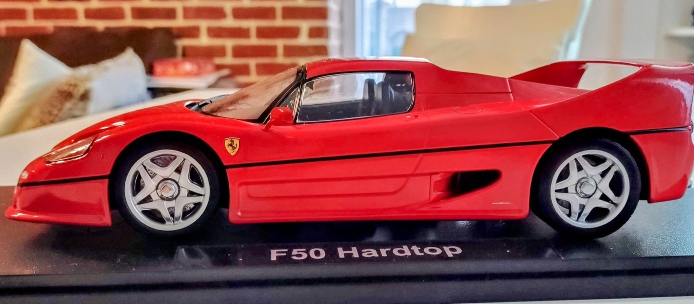 Macheta Ferrari F50 Hardtop 1995 rosie KK Scale 1/18