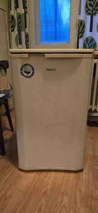 Хладилник с камера Neo