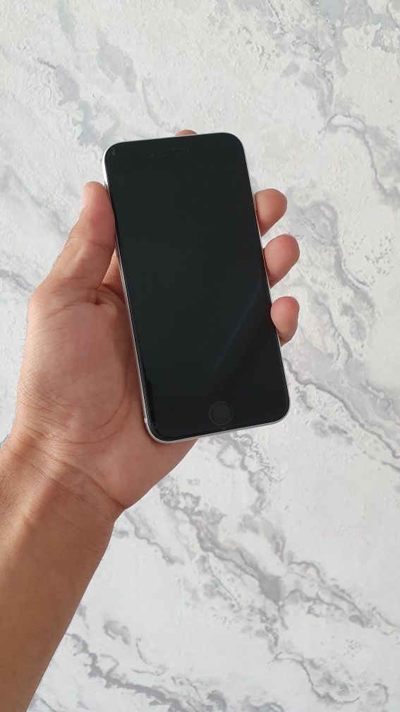 Iphone Se sotiladi