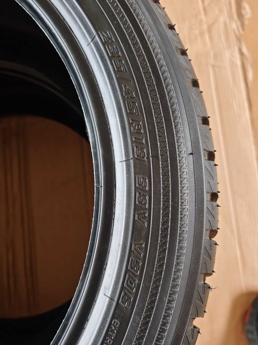 YOKOHAMA 235/45/18 Зимни гуми