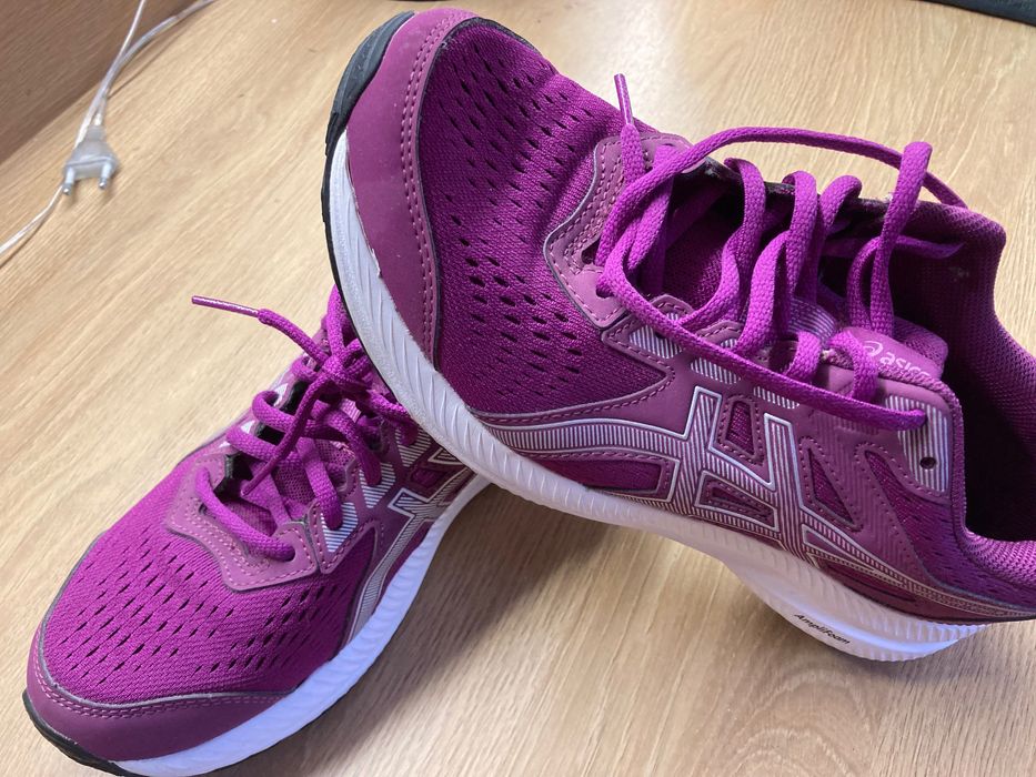 Дамски маратонки ASICS