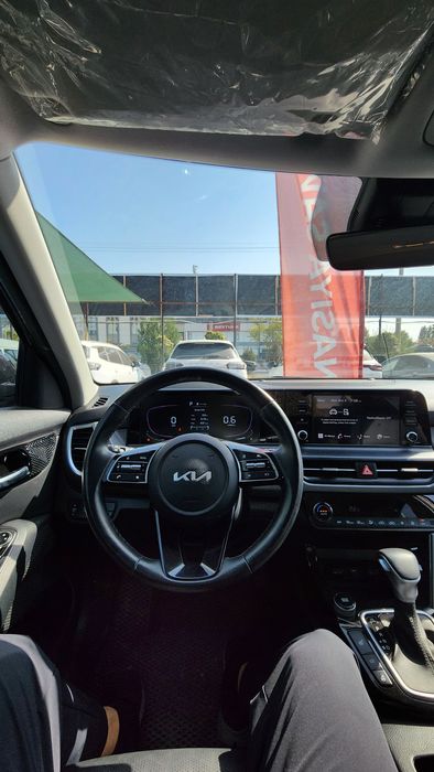 Kia Seltos 2023 yil top toza.