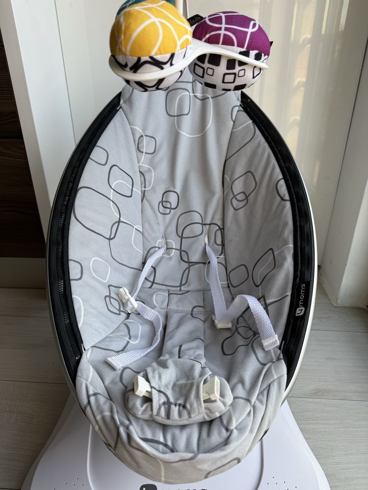 Електрическа бебешка люлка mamaRoo 4.0, сива