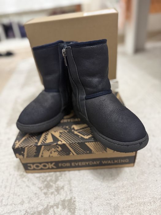 Продам уги на мальчки 30р