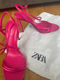 Обувки на ток Зара