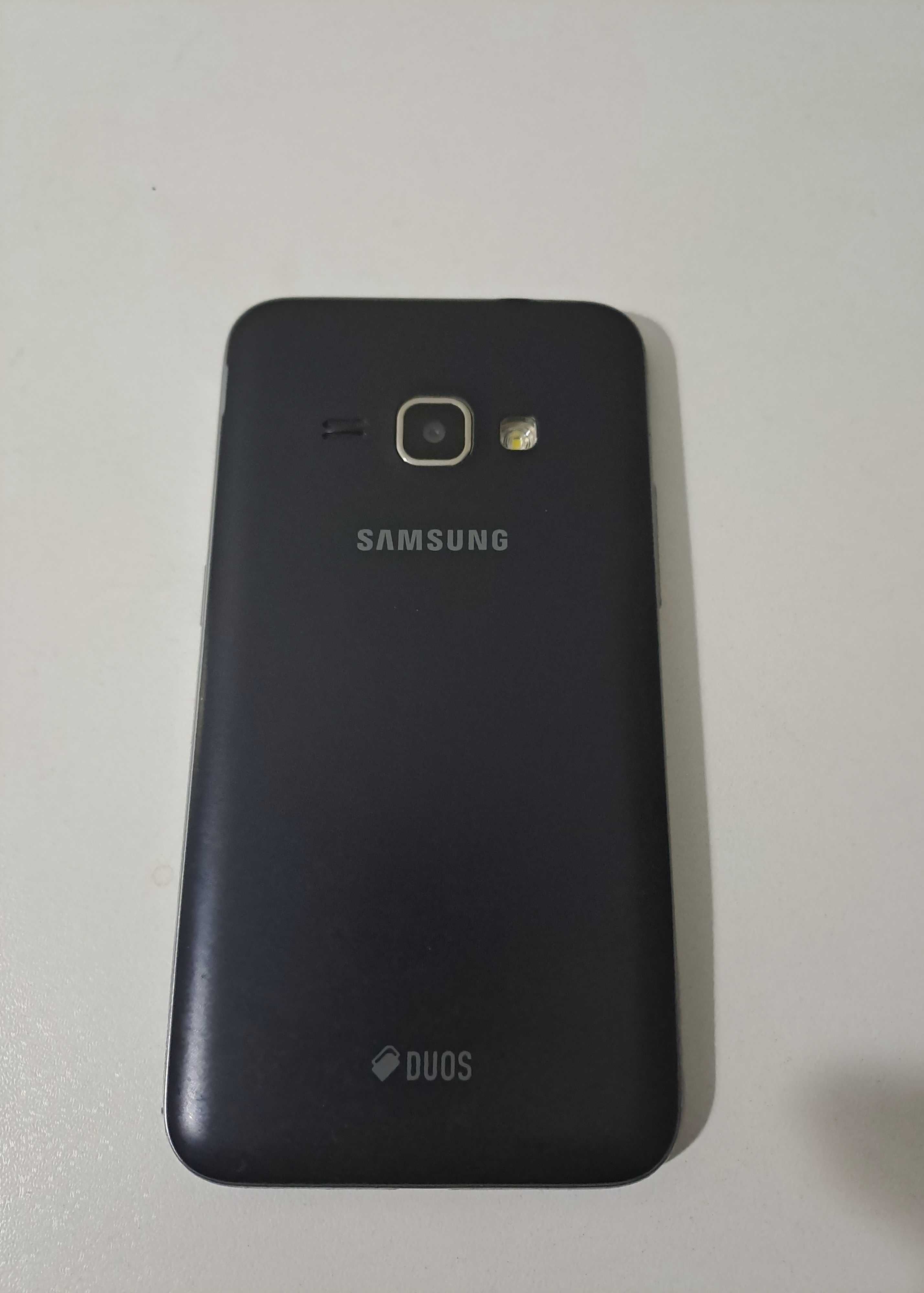 Samsung galaxy J1 на  2-sim