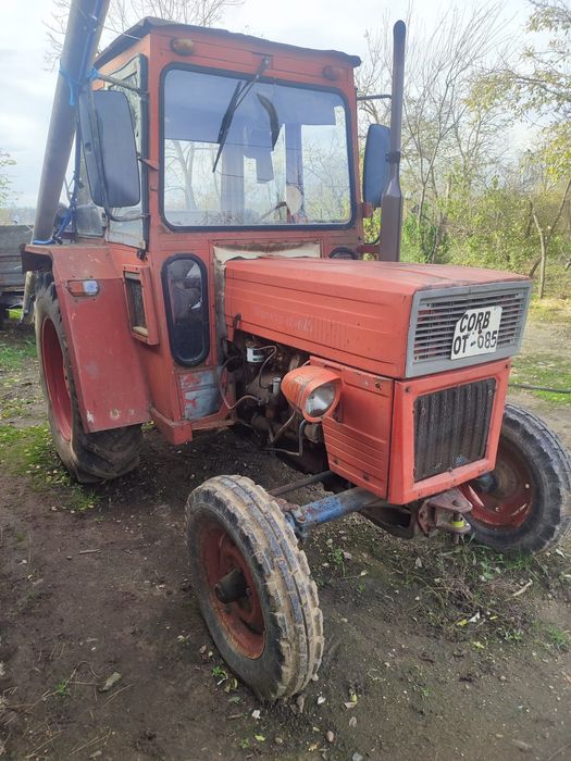 Tractor 445 cu utilajele