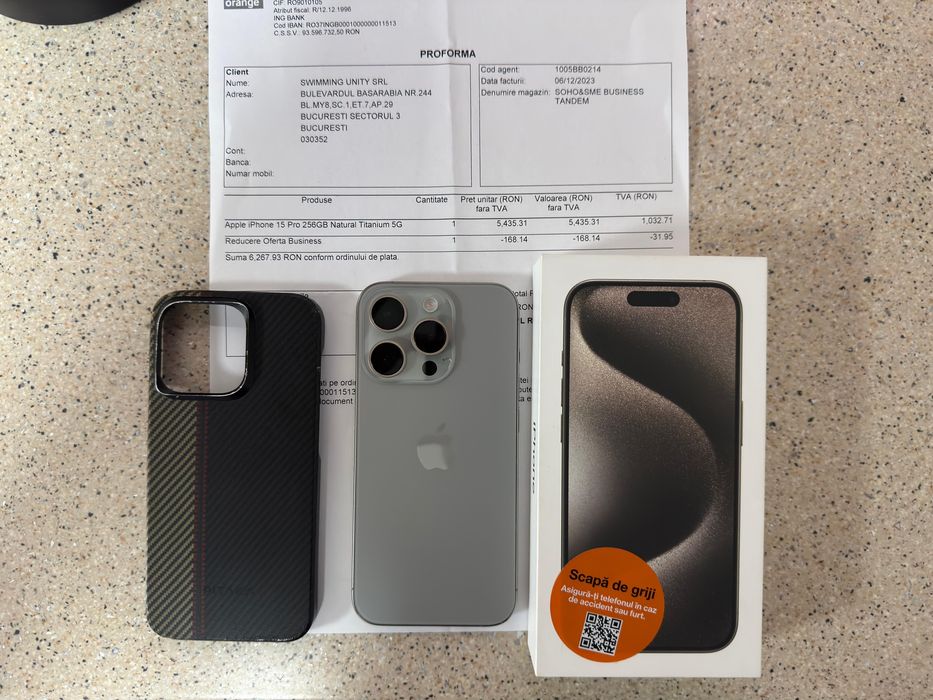 Vând iPhone 15 Pro -  256 GB - Natural Titanium - Impecabil