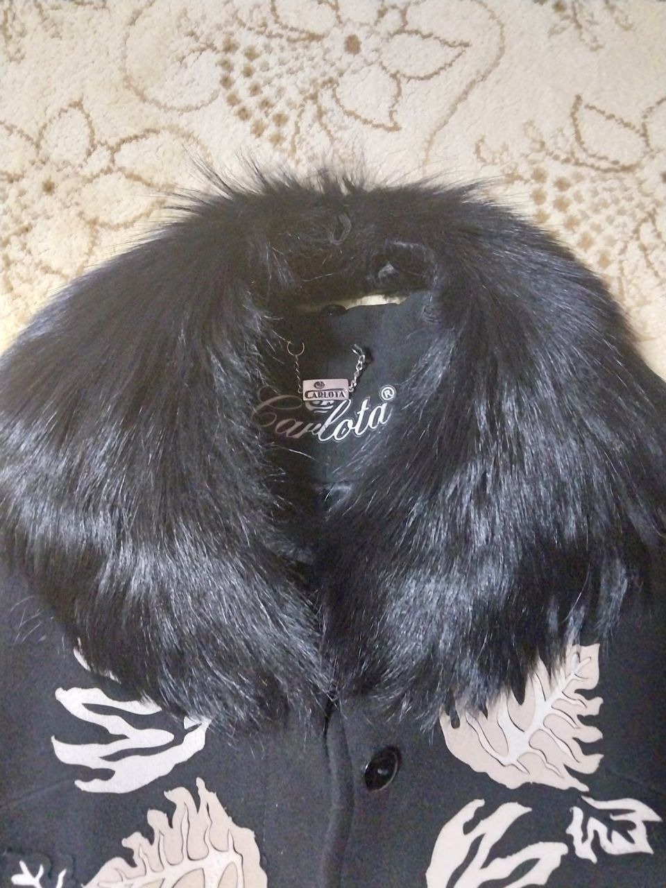 Палто чёрный модный фасон