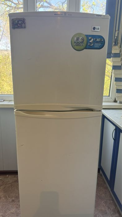 Холодильник LG рабочий