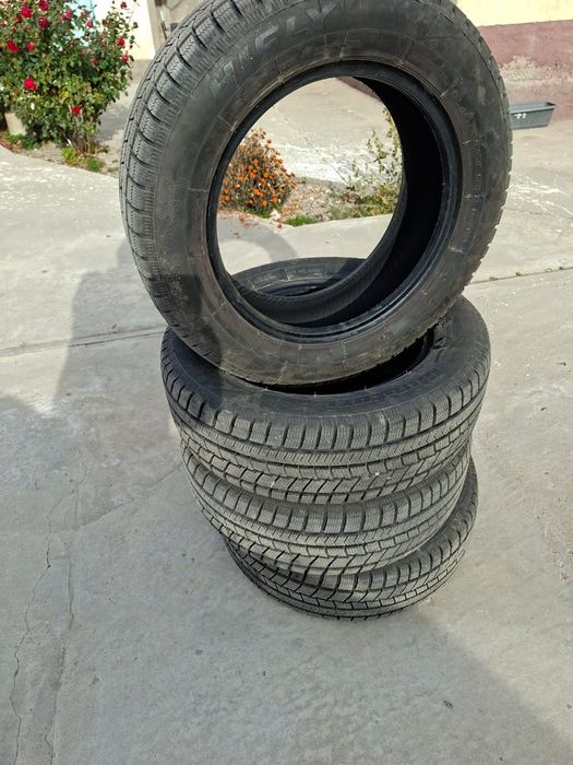 Продам зимние шины новые 2025 года
