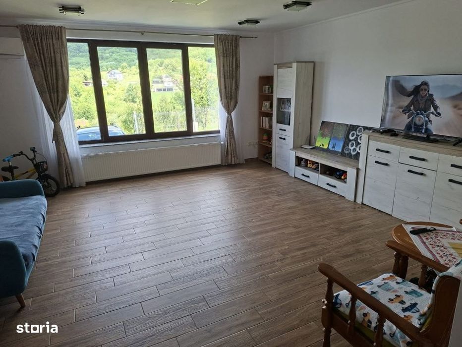 Casa individuala, decomandata, 3 camere, 84 mp, teren 400 mp., zona Va