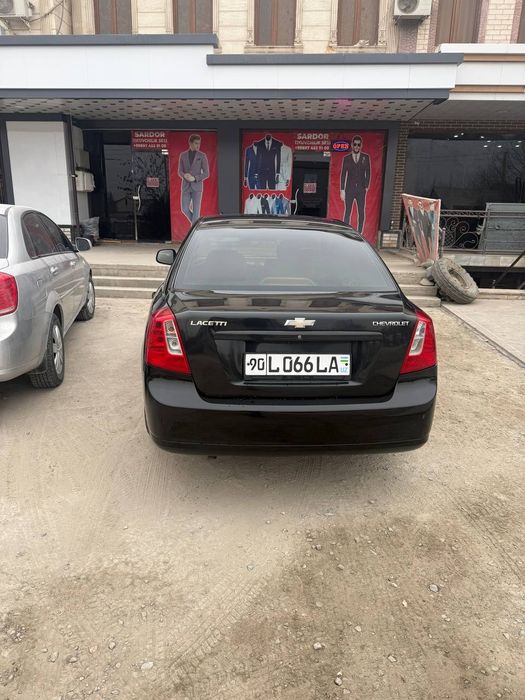 Yaxshi sostayaniyada Lasetti Jentra