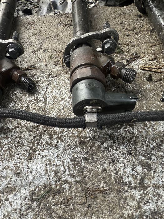 Дюзи за Volvo D5 2.4 дизел 2008 г