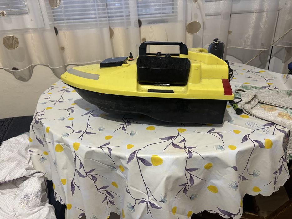 Продавам лодка за захранка