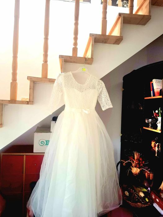 Rochie dantela lângă