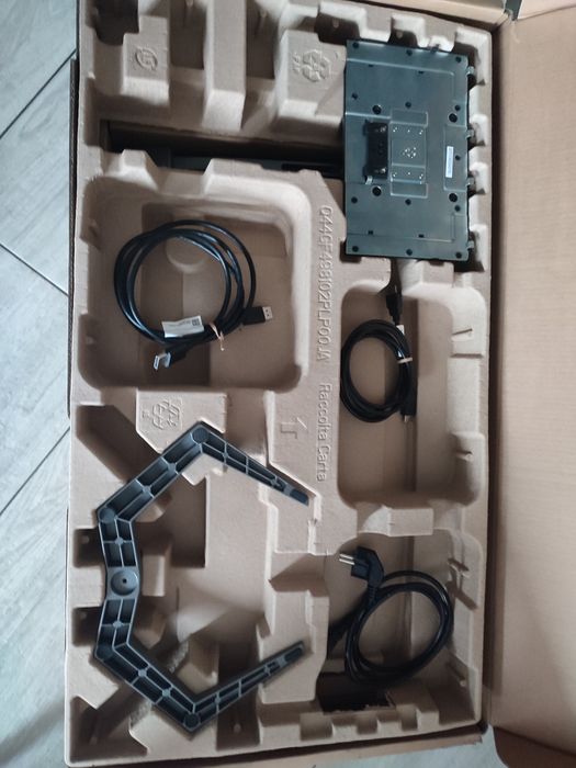 Monitor LED Gaming Curbat 27 inch - ecran fisurat