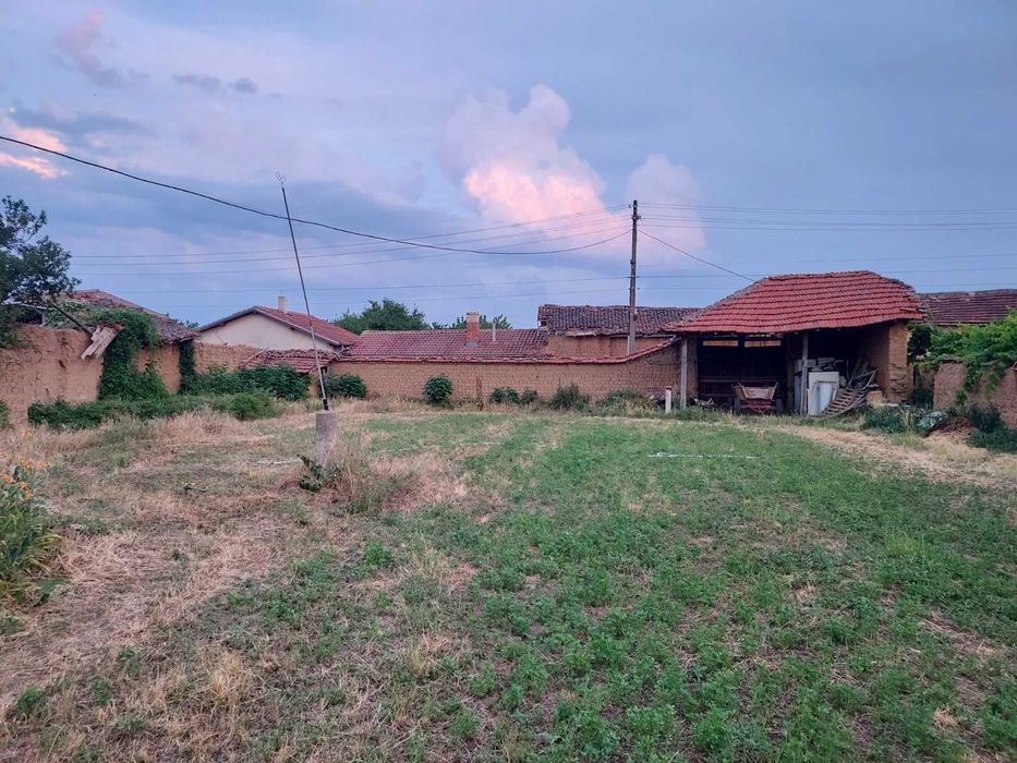 Продава къща в село Дъбово