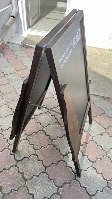 Reclama stradala din lemn