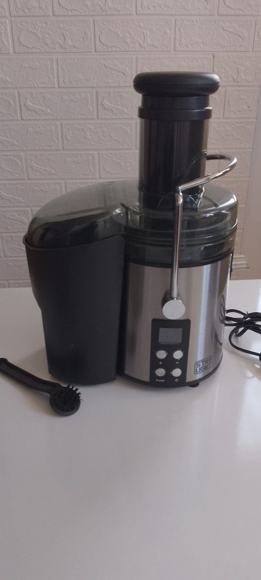 Сокоизтисквачка StarLight DPJ-800W