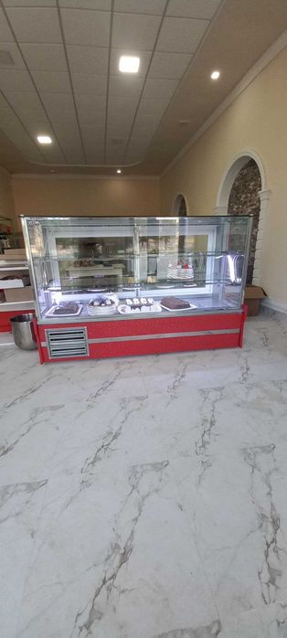 Витрина холодилник