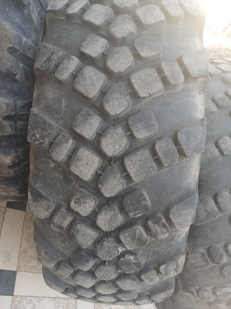 425/85R-21 xolati yaxshi.