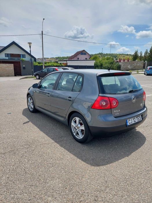 De vinzare vw golf 5.