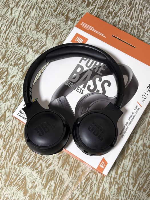 Наушники новые JBL