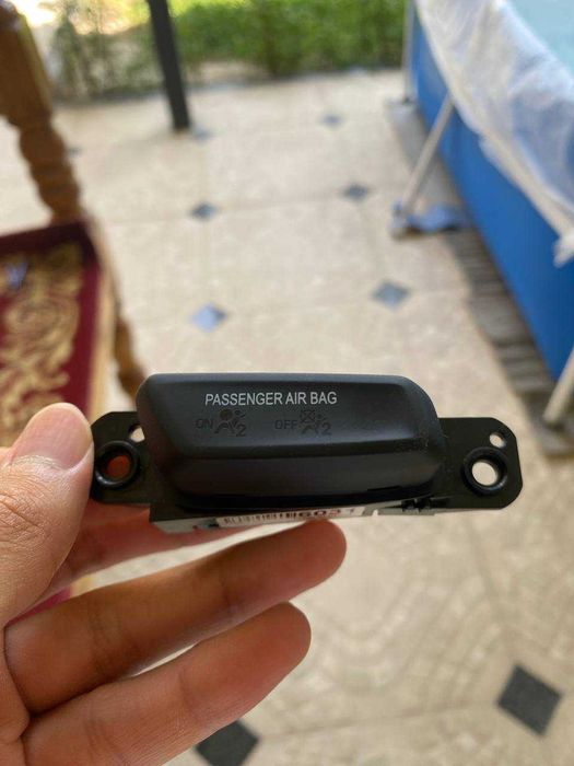 Cobalt airbag knopka
