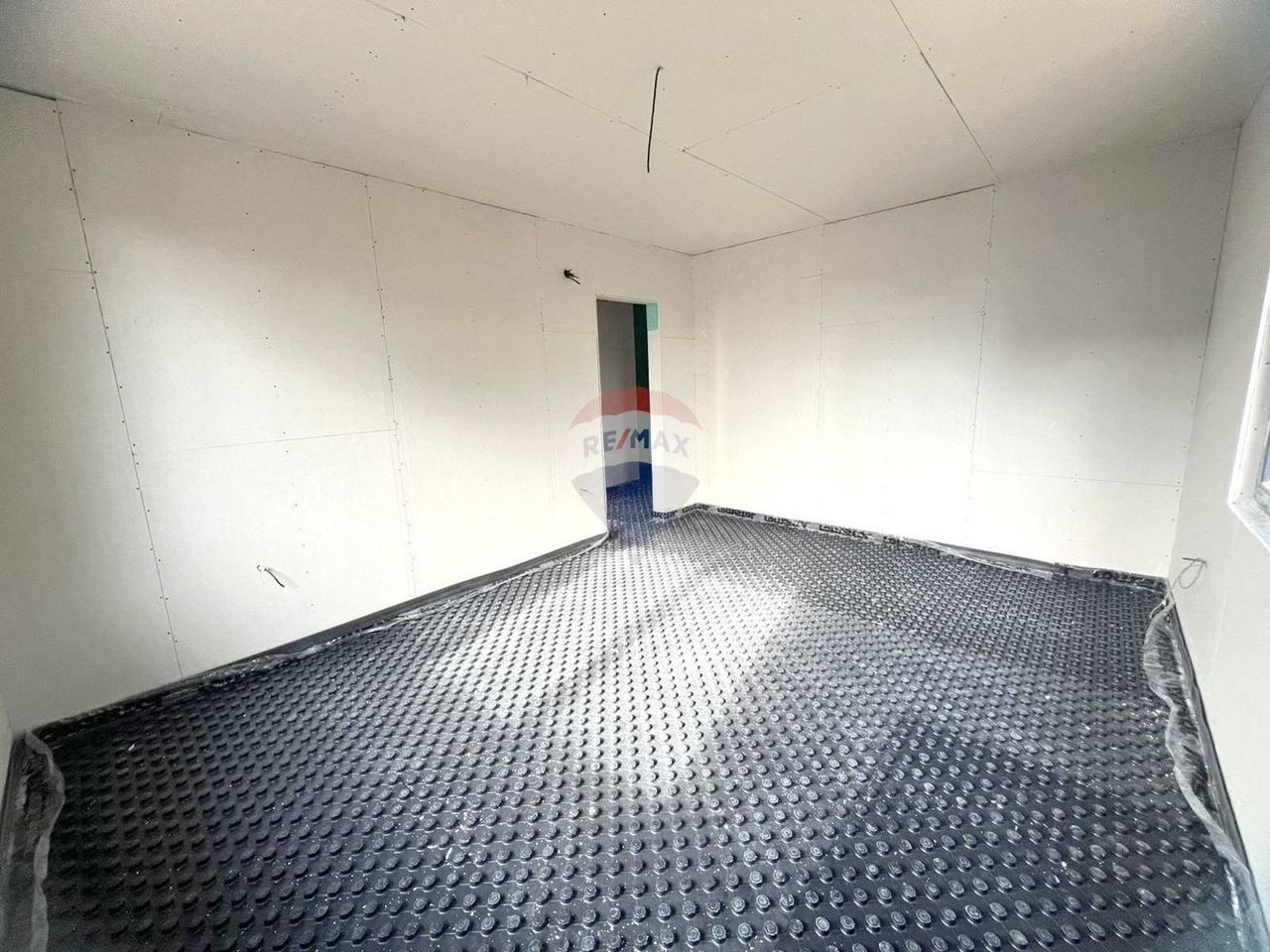 Продава се Къща в Варна, м-т Кочмар - 118 кв.м за 1865 €/кв.м - Снимка #11