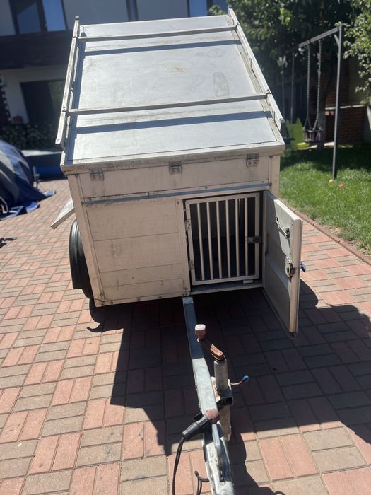 Remorca inchisa de vanzare