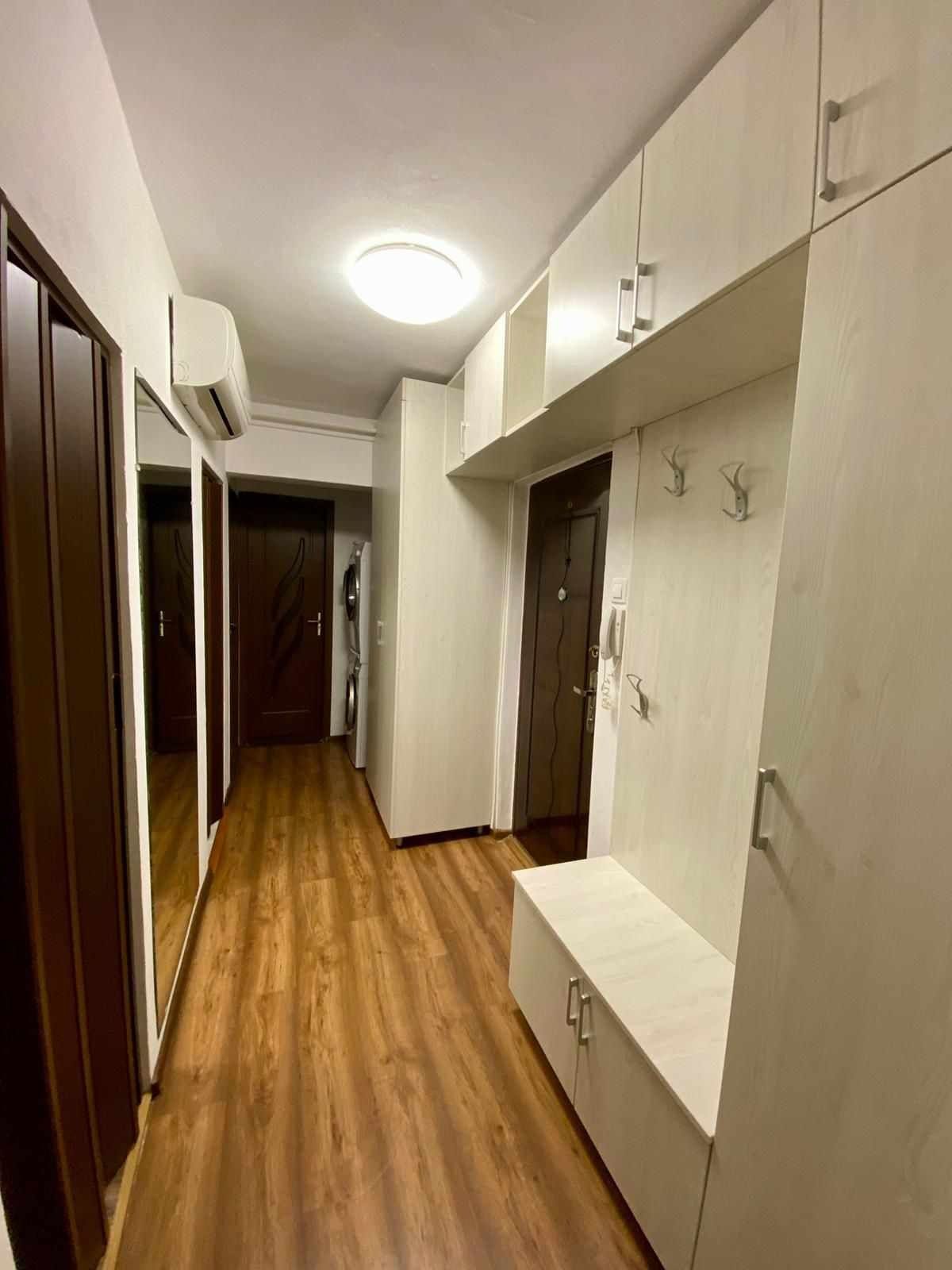 Apartament cu 2 camere utilat mobilat  de inchiriat