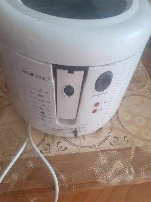 2 bucați de Fripteuză 100 lei