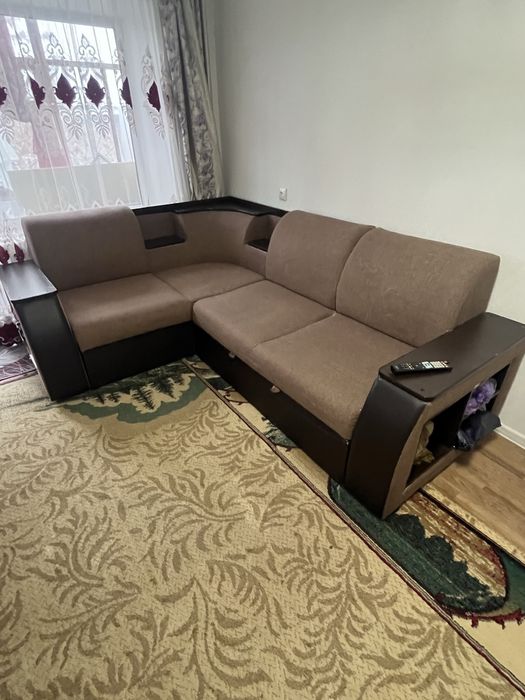 Продам диван.